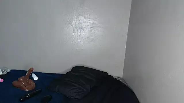 MiyaXo on StripChat 