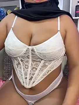 Nahoomy1 on StripChat 