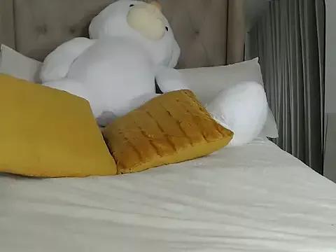 NaughtyScarlett on StripChat 