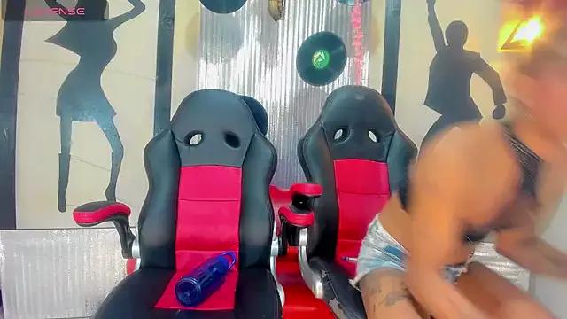 nickyminach_ on StripChat 