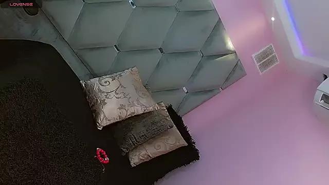 Nina_Keyli on StripChat 