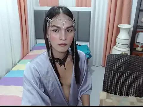 PetiteAsianDyosa on StripChat 