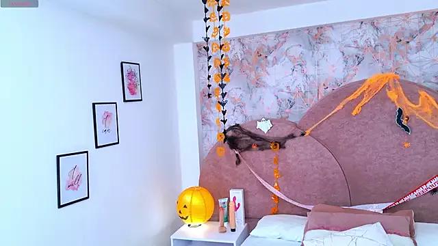 Try amazing performer RavenGloomy RavenGloomy from StripChat