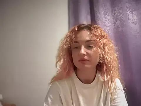 Reddgiirl on StripChat 