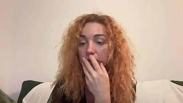 Reddgiirl on StripChat 