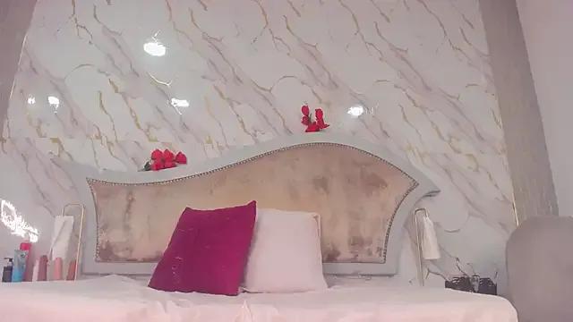 Join Sarita_rouzze, she wants to masturbate for you sarita_rouzze from StripChat