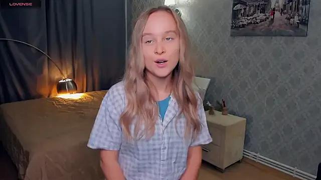 Try StripChat's SoonMoor SoonMoor from StripChat