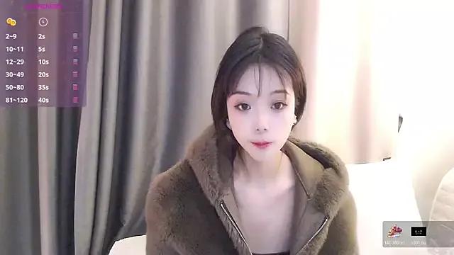 Admire Stella_lolio, she wants to masturbate for you stella_lolio from StripChat