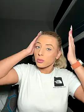 Checkout Strongqueen, they want to masturbate for you Strongqueen from StripChat