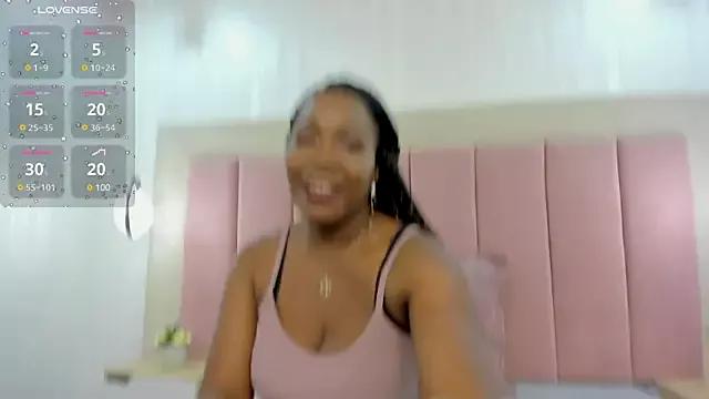 Tyra_Fox on StripChat 