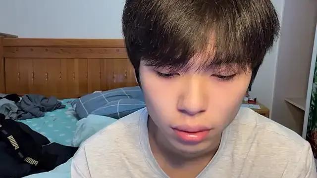 Slutty W5206t wants you to fuck his body now w5206t from StripChat